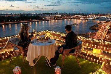 Romantic date with ukrainian woman